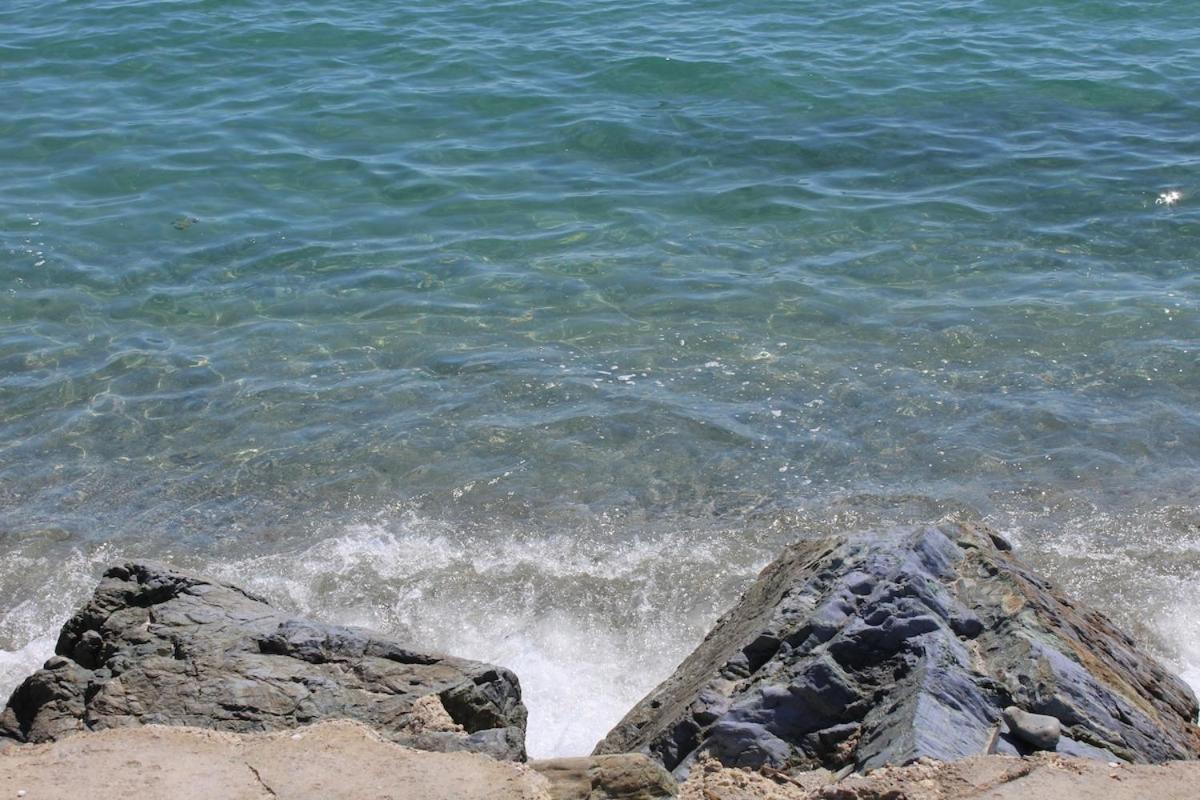 Bord de mer, pieds dans l'eau, vue panoramique Villa San-Nicolao Luaran gambar