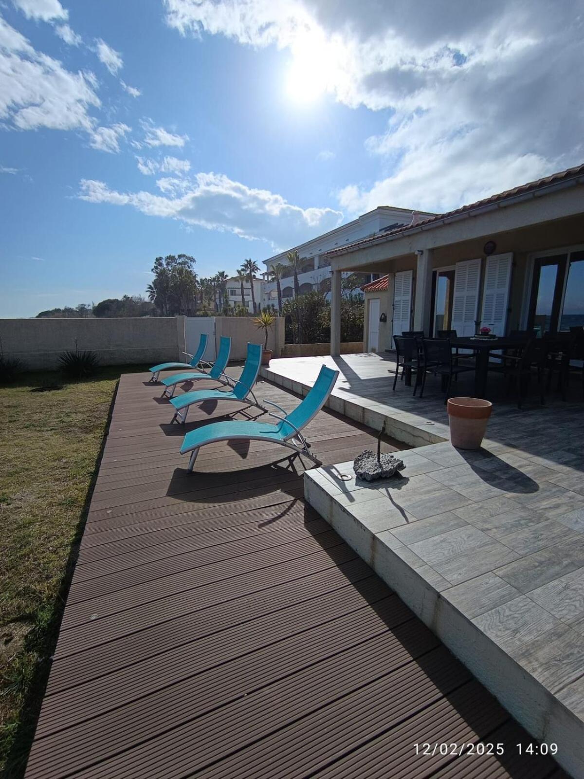 Bord de mer, pieds dans l'eau, vue panoramique Villa San-Nicolao Luaran gambar